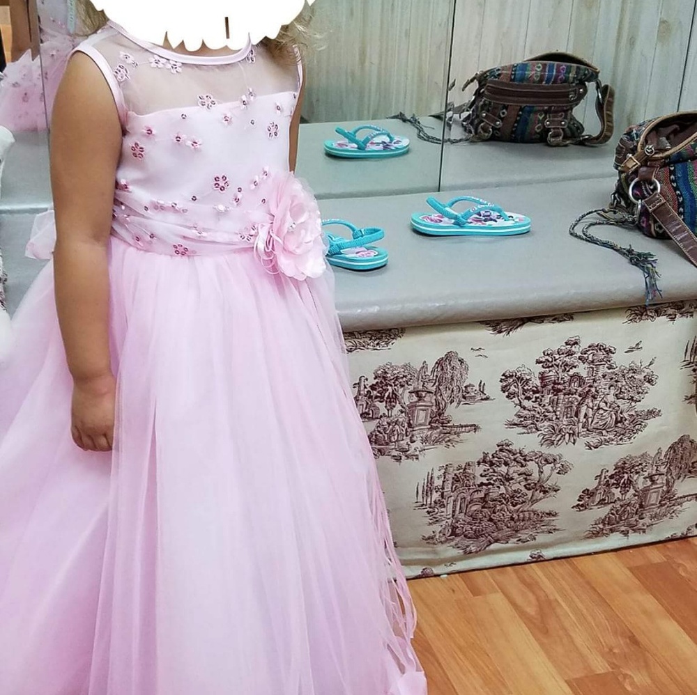 Girls dress size 4